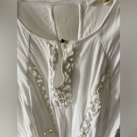 Anthropologie Meadow Rue| White Cold Shoulder Boho Blouse with Wing Sleeve, XS•• - Picture 5 of 10